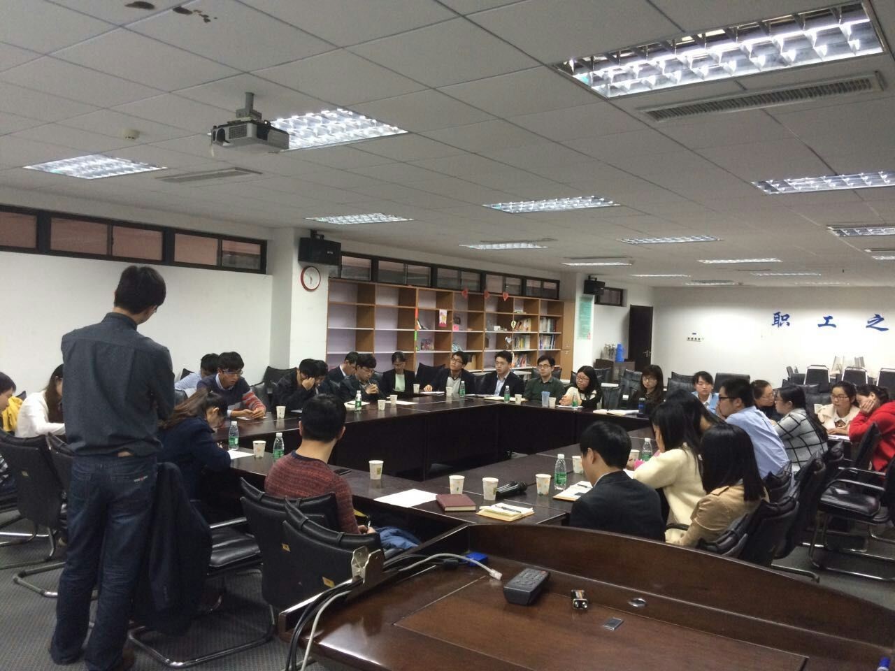 2015��һ���Ȍ�����