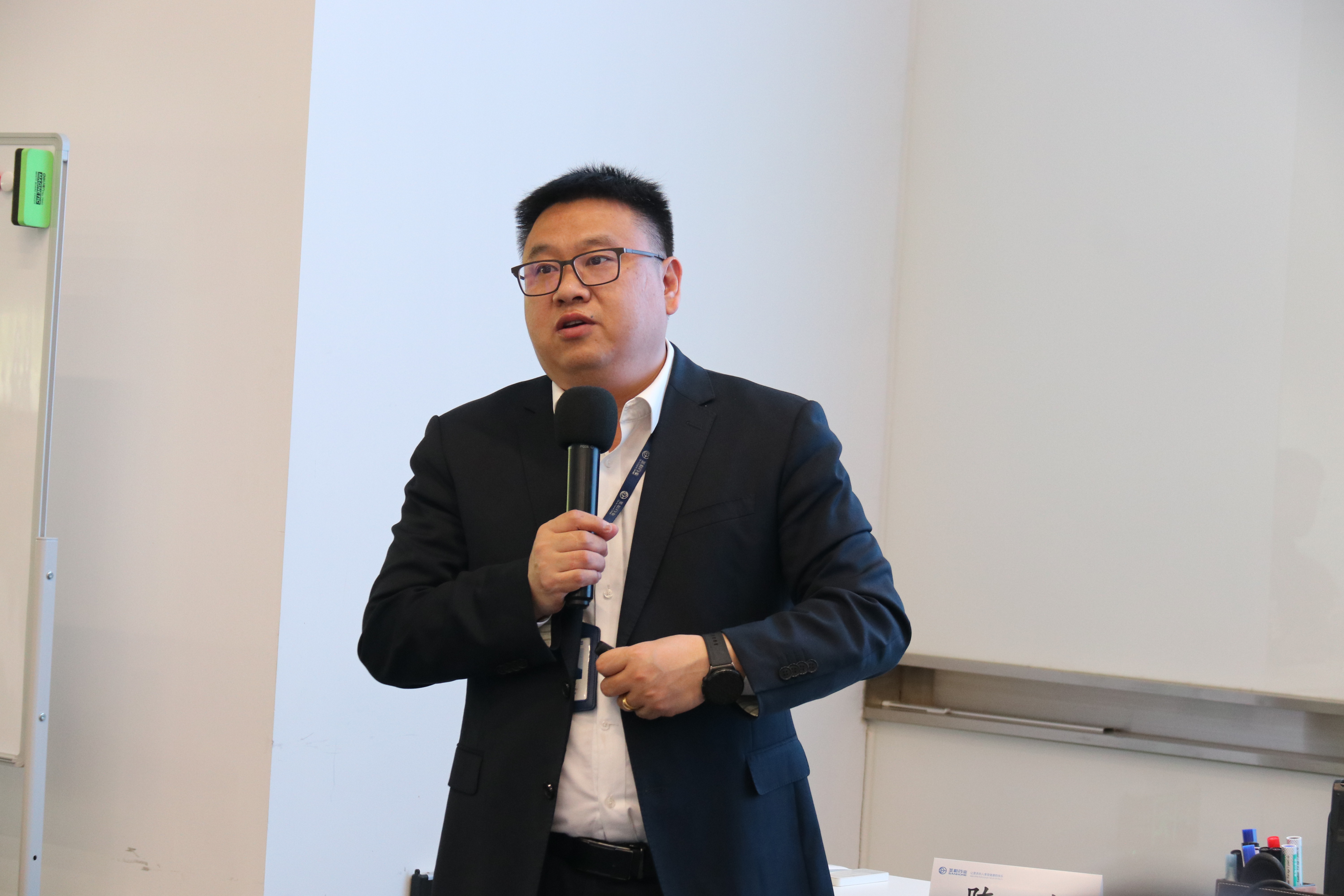 陳波.jpg 陳波.jpg